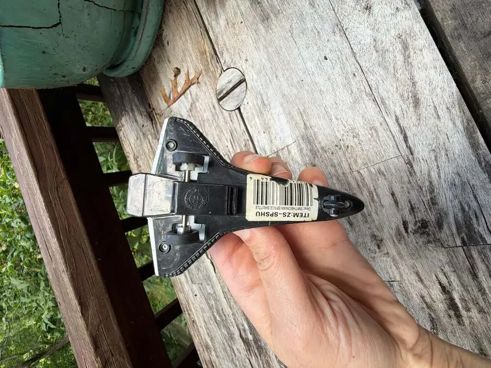 Smithsonian Institution NASA Discovery Die-Cast Metal Space Shuttle Toy